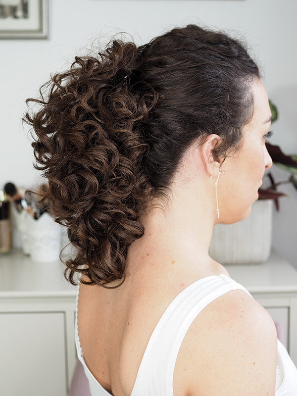 Curly Hair Indias latest acceptance of curls lead to the emergence of a  Rs 200 crore industry  The Economic Times