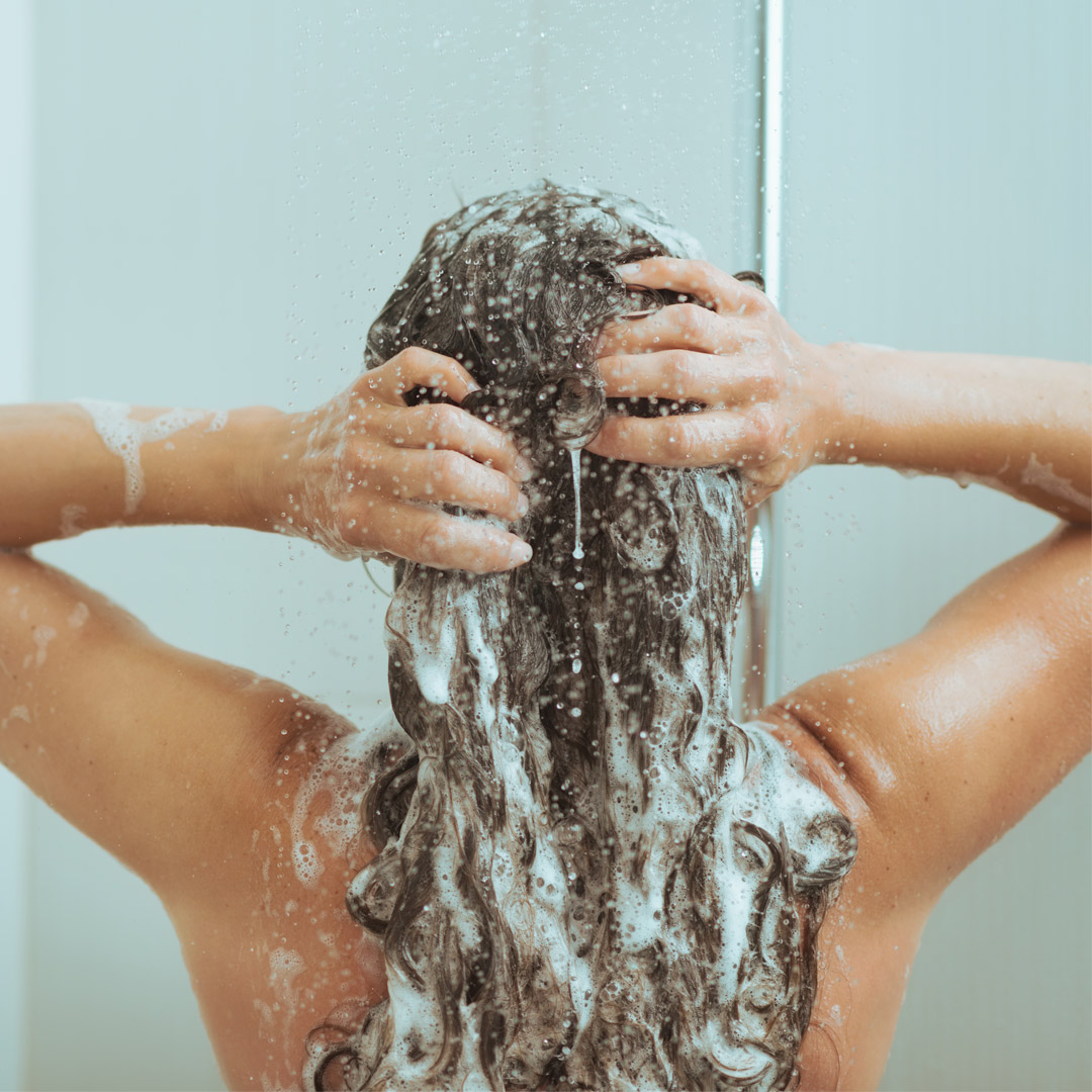 how to apply shampoo